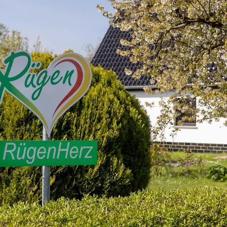 Ruegenherz Dachtraeume Atelierwohnung 1 - 4 Personen * Parchtitz