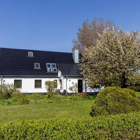 Apartament Ruegenherz Dachtraeume Atelierwohnung 1 - 4 Personen Parchtitz